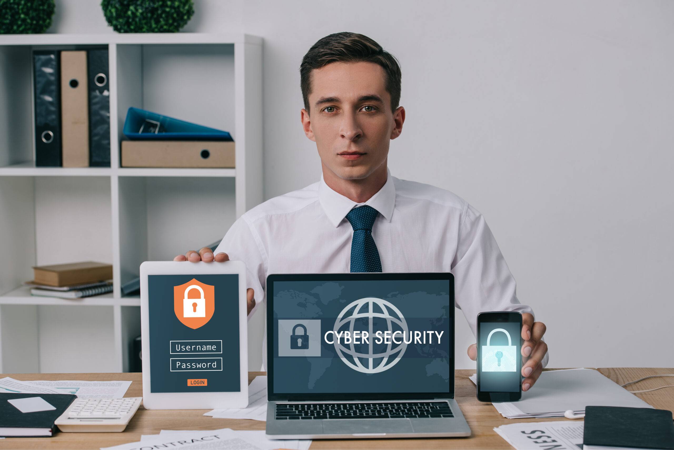 Total Quality Media security man computer